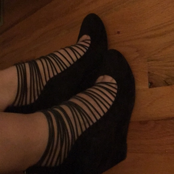 Nine West Shoes - GUC Swede Nine West wedge black  size 9.5M